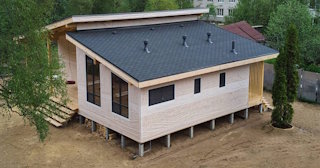 Одноэтажный дом с верандой в Казани от UpHouse - строительство под ключ от 137631 руб.