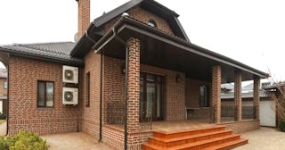 Строительство загородного дома из кирпича в Казани - UpHouse от 137631 рублей